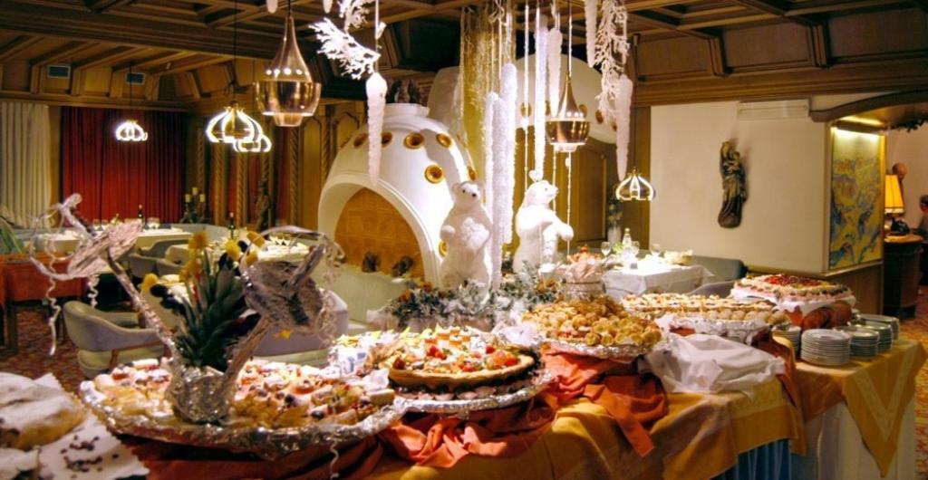 Alpen Hotel Corona Виго ди Фаса Екстериор снимка