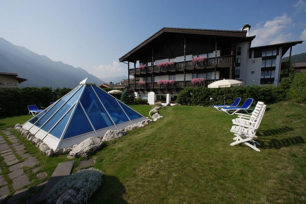 Alpen Hotel Corona Виго ди Фаса Екстериор снимка