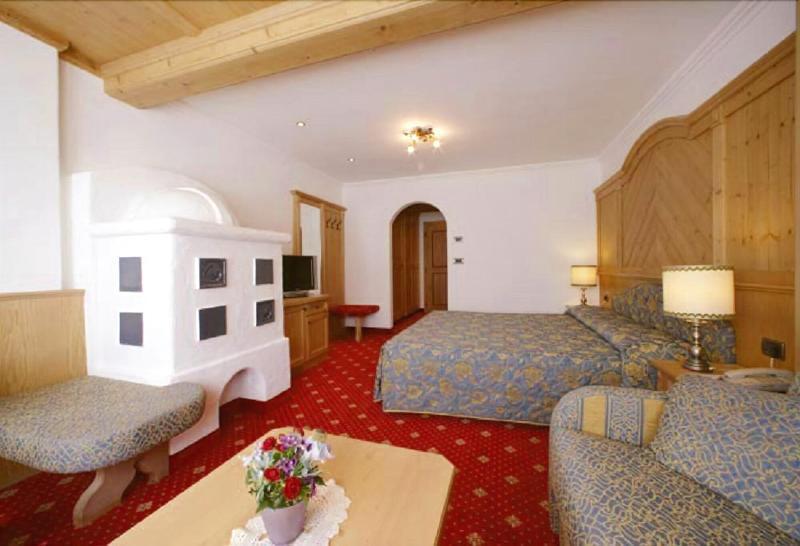 Alpen Hotel Corona Виго ди Фаса Екстериор снимка