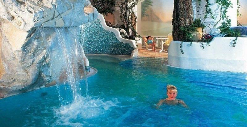 Alpen Hotel Corona Виго ди Фаса Екстериор снимка