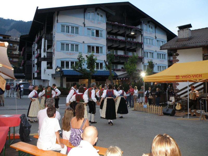 Alpen Hotel Corona Виго ди Фаса Екстериор снимка