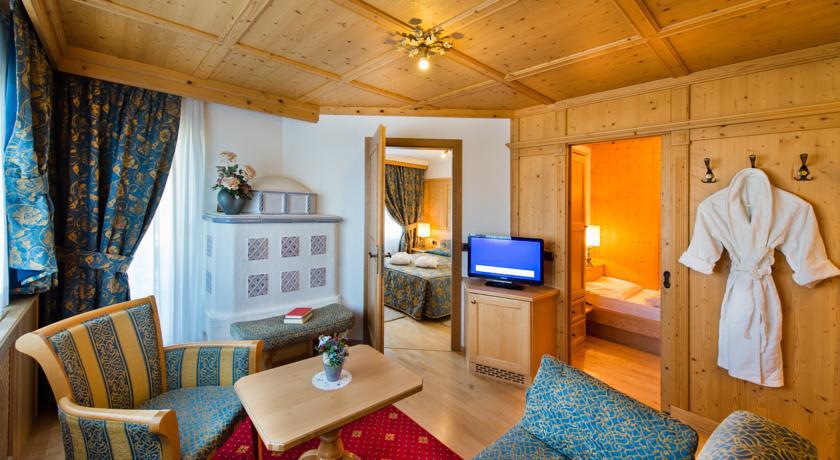 Alpen Hotel Corona Виго ди Фаса Стая снимка