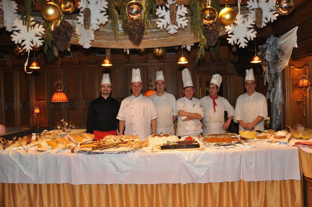 Alpen Hotel Corona Виго ди Фаса Екстериор снимка