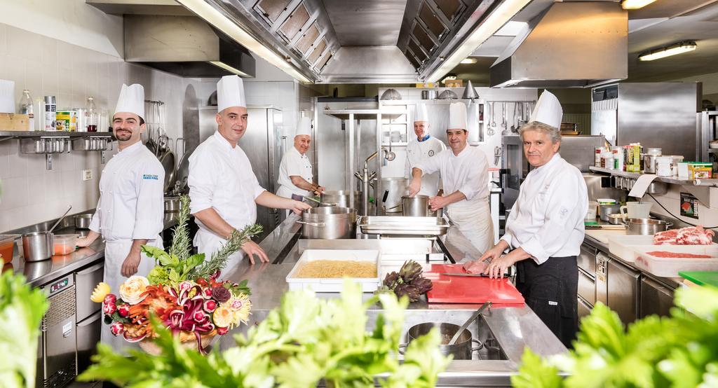 Alpen Hotel Corona Виго ди Фаса Екстериор снимка